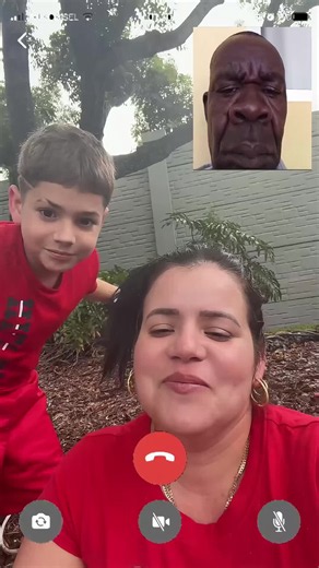 how to do the TikTok fake call effect CapCut fake call tutorial viral fake call trend CapCut fake call template fake phone call effect how to edit a fake call on TikTok fake call trend template for a fake incoming call fake call screen effect tutorial for the fake call effect TikTok fake call prank edit a fake call screen how to recreate the fake call trend fake call trend to prank friends fake phone call template viral incoming call effect #capcut #capcutpioneer #LlamadaFalsa #TrendLlamadaFalsa