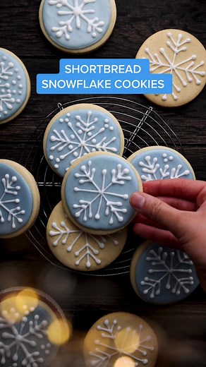 Delicious Shortbread Snowflake Cookies Recipe