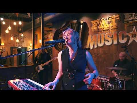 December, 1963 (Oh, What a Night) - Black & Gold (Cover)