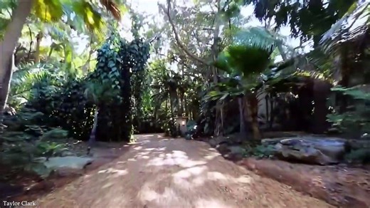 15 LARGEST Houses in the World