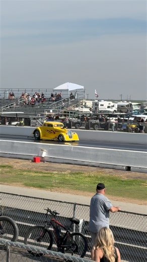 Always fun watching the fast ones! • #dragrace #fastcar #7seconds #quartermile #weekend | Big Blue Camaro
