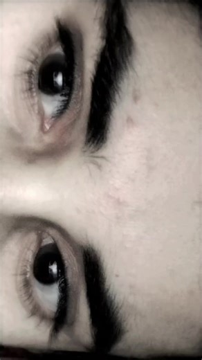 یہ سرخ آنکھیں ہمیں نوازی گئیں یہ کالے ہلکے ہماری اپنی خرید ہیں۔۔۔ 🙂🫠❤️‍🩹 ہجر بیتا تو خدوخال سلامت تھے مگر رنگ چہرے کا گیا ہونٹ گلابی نہ رہے 🖤🍂🥀 REPOST REQUEST LIKE VIEWS SHARE AND FOLLOW ME PROBLEM 😔🙏🏻// #unfreezemyacount #hayatrajpoot #trend #foryoupage #viralvedio