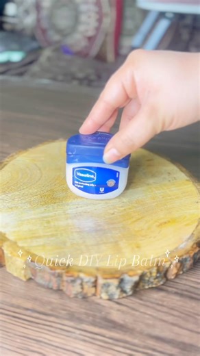 Dry Lips? Try This 2-Ingredient Overnight Lip Hack 👄#vaselinehack #drylips #overnightcare #shorts