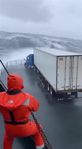 Terrifying storm waves #sea #ship #danger #truck #ocean