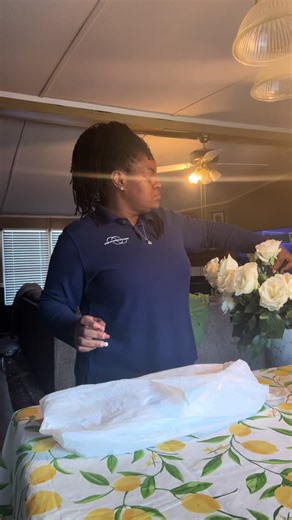 First bouquet of the year! With premium roses #rosebouquet #hellokittylover #hellokitty #fypシ゚viral