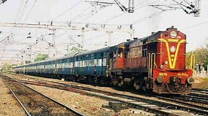 HOW DO THEY MAKE IT: Train Rails | HOW DO THEY MAKE IT: Train Rails