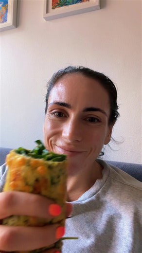 ZUCCHINI WRAP 🌯 In a bowl add and combined 1 grated zucchini 1/3 cup of cheese 1 egg Salt & Pepper On a prepped tray lay out your mix flat in desired shape… I went for a square you can do a circle if you a circle person…. Bake for 20 mins or until slightly golden brown Take out of the oven and let cool Flip it over add your fillings roll and wrap your chomps around. #zucchinirecipes #vegetablewrap #healthyfood #mealideas #highprotein