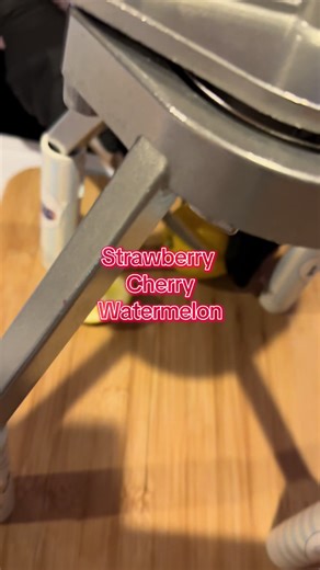 This was a custom lemonade from a custom menu we created for a private birthday party event! 🍒🍉🍓 and it was ordered at least a dozen times 🤤 #lemonade #lemonadestand #trending #drinks #watchmework