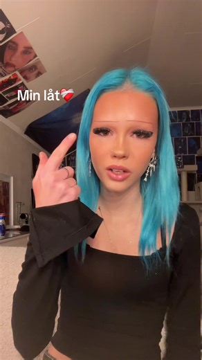 Igga sminket på tröjan – Billie Eilish fan