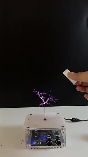 Creative 1 1's work] Rotating Lightning # Tesla Coil # Lightning # Physics@A/K 🚩
