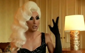 Becoming a drag queen_哔哩哔哩_bilibili