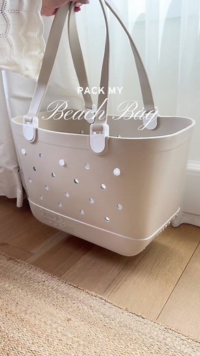 Packing my Beach Bag Essentials for a Day in the Sun