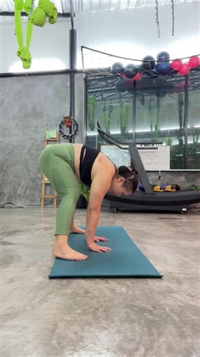 วันนี้ฝึก Tripod …ไหล่ แขน แกนกลางลำตัว แข็งแรงแล้วค่ะ แต่ต้องมากกว่านี้ 😆#tripod #yoga #poweryoga #astangayoga