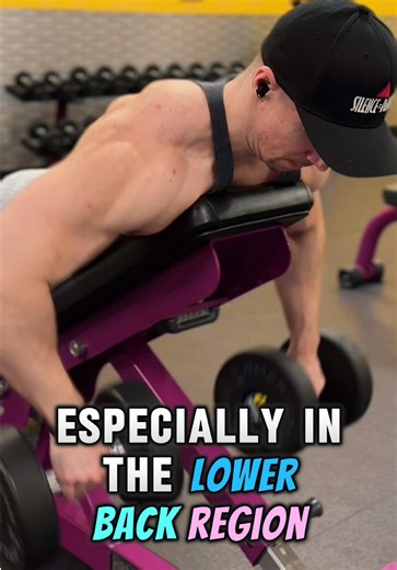 Why Should You Do Dumbbell Incline Rows? 👍 Incline dumbbell rows are a great back exercise because the bench support helps you focus more on the muscles doing the work instead of spending extra energy stabilizing your whole body. — 👉 Better upper back isolation Because your chest is supported on an incline bench, it becomes easier to target the lats, rhomboids, rear delts, and mid traps without using momentum. That usually means cleaner reps and better muscle engagement. 👉 Less lower back str