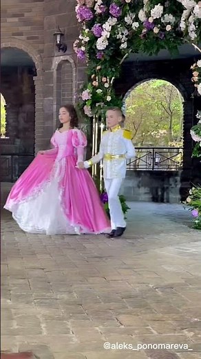 Royal Fashion Show💕 #disneyprincess #disneycosplay #cinderella #beautyandthebeast #ariel #cosplay