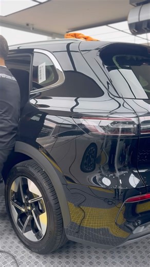 Install window film on Geely EX5 car#shorts #automobile #reels