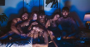 'Η Ζωή και ο Θάνατος του Καραβέλα': Το κλασικό έργο του Θεοτόκη στο θέατρο