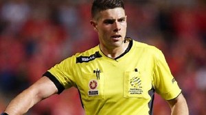 2 Kontroversi Shaun Evans Wasit Timnas Indonesia U-23 Vs Korsel: Luis Milla-Persib Jadi Korbannya - Tribun Wow
