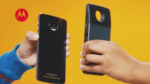 1.4M views · 1.6K reactions | A fun activity for your kids? Date night for you? Family movie night? All of this and more with the Insta-Share Projector Mod on your Moto Z Droid! | Motorola | Facebook