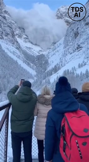 Onlookers Run for Safety as Avalanche Surges Closer in Utah Video...