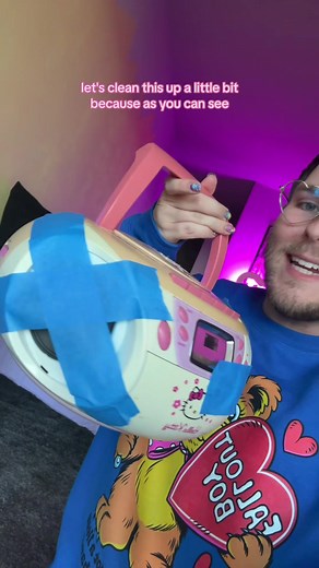 fixing up this thrifted 2008 hello kitty boombox! i wish all tech looked this cute 😔 #hellokitty #hellokittycore #hellokittycollection #sanrio #diy #2000sthrowback