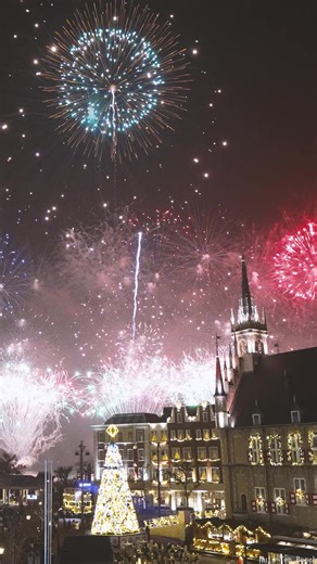 【22,000 Fireworks, West Japan’s Largest – 12th Kyushu's Biggest Fireworks Festival】 Get ready for one of the biggest autumn night sky events! The 12th Kyushu's Biggest Fireworks Festival is coming up in just about three weeks.🎆✨ The venue is Huis Ten Bosch in Nagasaki, where approximately 22,000 fireworks will light up the sky, making it one of the largest-scale displays in Kyushu. The show kicks off at 18:45 with the Opening fireworks, followed by Musical Fireworks synchronized to music, Large