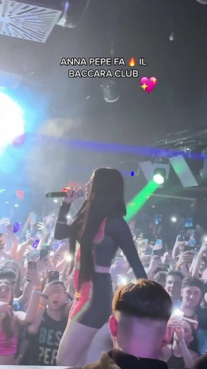 La ragazza è 🔥💖 #anna #annapepe #live #andiamoneiperte