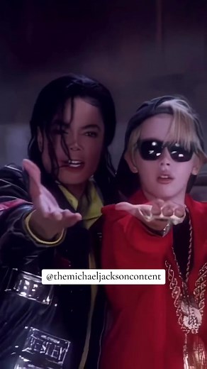 So in honor of Macaulay Culkin getting his walk of fame star here’s a clip from Michael Jackson’s 1991 Video “black or white” with Macaulay Culkin! The rap scene 🎶 #michaeljackson #kingofpop #jackson #macaulayculkin #1991 #blackorwhite #mj #michaeljacksonfan #themichaeljacksoncontent #mjfan #mjfans #michaeljacksonfans #mjcommunity #michaeljacksoncommunity #michaeljacksonfandom #mjfandom #mjfam #fanpage #mjfanpage #michaeljacksonfanpage #mjtok #michaeljacksontiktok #mjtiktok