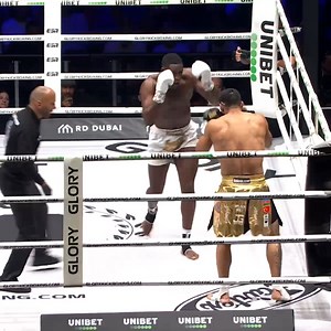 Security had to separate them MID-FIGHT 😳 | GLORY Kickboxing