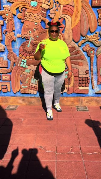 Omgggg yall had me thinking this was doable 😒 Im 1000000% sure yall be faking for social media 😅 lol. Maybe I shouldnt have eaten those nachos but even if i hadnt, I only would have been able to struggle through 1 maybe 2 more drinks 🥃🍹 That was A LOOOOT of liquid to try to drink back to back, I felt sooooo full🤰🏽😂🤣😂🤣 I thought the countries were scattered throughout the park but they were back to back to back 😮‍💨🥴😔😵‍💫😓 #EpicFail #Orlando #GirlsTrip #Bamboozled #Vacation TappedO