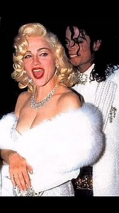 19K views · 1.4K reactions | Michael en compagnie de ses amis et amies, bien sûr, je ne peux pas tous les mettre  | Chris Jean | Facebook