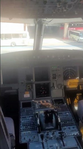 Dentro da Cabine do Airbus A320 | Tour Completo no Cockpit Real