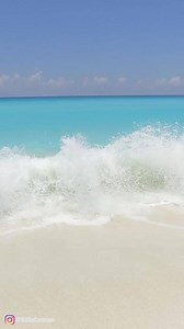 99K views · 3K reactions | Escaparme y sentarse tranquilamente en la playa, esa es mi idea del paraiso | Cancún | Facebook