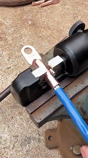 A Step by Step Guide to Professional Hydraulic Cable Terminal Installation