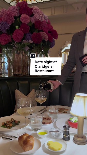 Sprinkling a touch of romance in every flavour from Claridge’s Restaurant’s set menu 🍽️ with whispers of some added favourites 🍹🍟🍅🥗 #datenightideas #claridgeslondonhotel