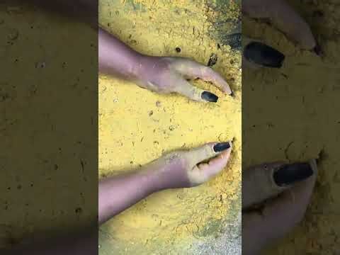 Bee themed, different textures and powder plays