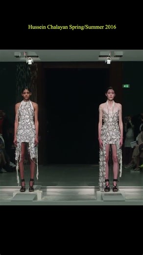 Dissolving Dress from Hussein Chalayan Spring/Summer 2016 #runway #model #fashion