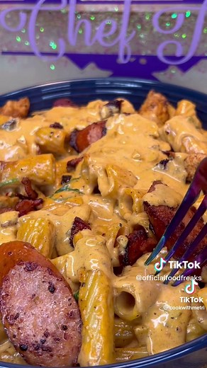 Cajun Chicken & Sausage Pasta😋from @cookwithmetri 🔥🍽️ • • #cajunchicken #cajunchickenpasta #sausagepasta #pastarecipe #cajunpastarecipe #blackchefsmatter #blackchefsofinstagram #yummyrecipes #foodfreaks #wearefoodfreaks #dinnerideasforblackpeople