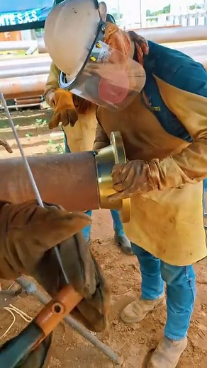 2.8M views · 10K reactions | Alineando junta 落 #weldernation #welding #welderlife #weldinglife #welder #soldadura #SOLDADORES #soldaduraindustrial #soldadoresprofesionales | the best welders | Facebook