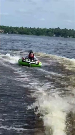 Boat tubing is one of the fun things to do in Florida. #boattubing #Floridasummer