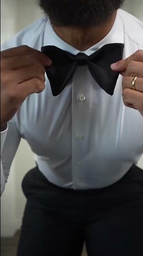 HOW TO WEAR A TUXEDO