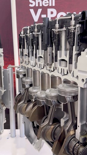 17K views · 371 reactions | SEMA 2023! Engine split open #truckrepair #enginerepair #sema #semashow | Dave's Engines | Facebook