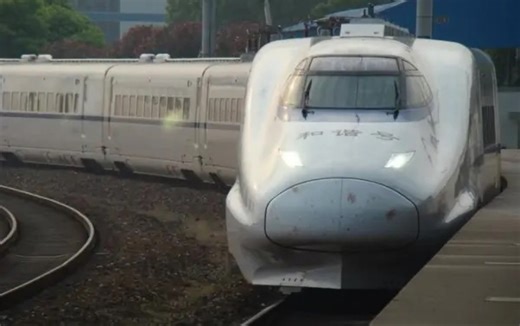 带鱼？带鱼王变异了？CRH2B电力动车组