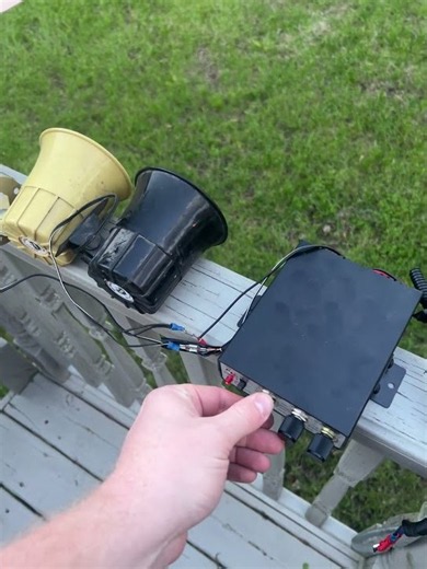 WOLO model 345 electric horn