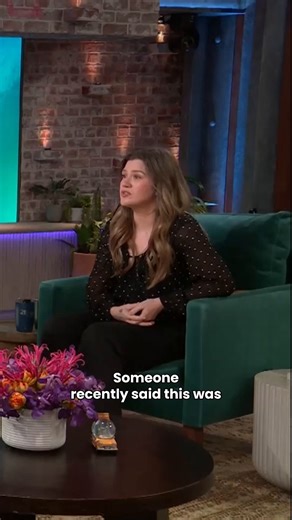 Kyle Chandler explains what it's REALLY like working with Matt Damon & Ben Affleck! #TheRip | The Kelly Clarkson Show