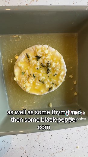 Favorite Baked Brie Recipe: A Delicious Cheesy Treat!