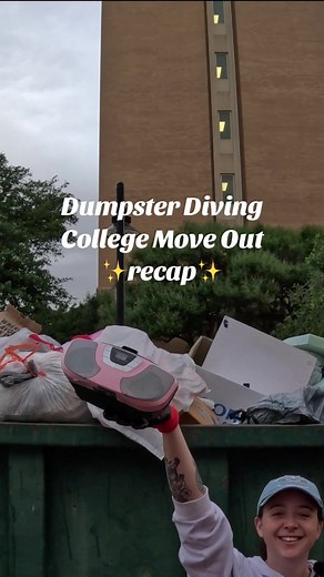 We found so many amazing things in the trash during college move out! #dumpsterdiving #fyp #dumpsterdiver #dumpsterdive #dormroom