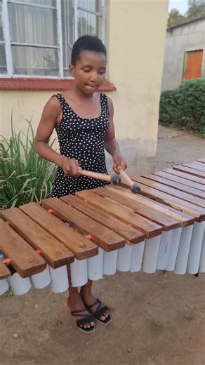 Ntswai Ntswai Arts is the place where everyone is welcome we had a wonderful day teaching ne kids how to play marimba after making them ourselves. #learnmarimba #ntswaintswaiarts #marimba | Ptmandyzw