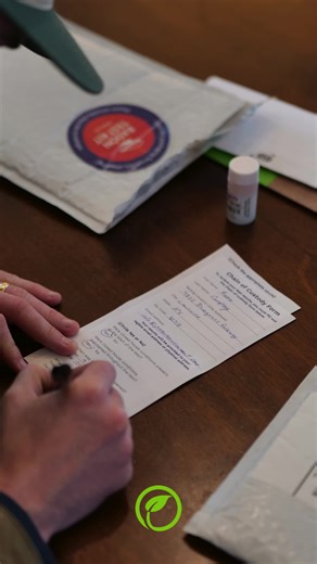 ☢️ Radon gas builds up silently. You can’t see it, hear it, or smell it, so testing is the only way to know your home’s radon level. A radon test kit makes it simple. It arrives at your door, you place it in the basement or first floor (lowest level used), leave it out for 48–96 hours, send it back to the lab, and receive results by email. 🔗 Order your kit today: https://bit.ly/4bL2pdh #RadonTesting #RadonAwareness #RadonGas #ProtectEnvironmental #HomeSafety