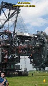 5.8K views · 53 reactions | "LA GIGANTE EXCAVADORA DE LAS MINAS DE CARBON A CIELO ABIERTO” El BAGGER 293 #curiosidades#viralpost #SabiasQue #maquinas | RUTA DORADa | Facebook